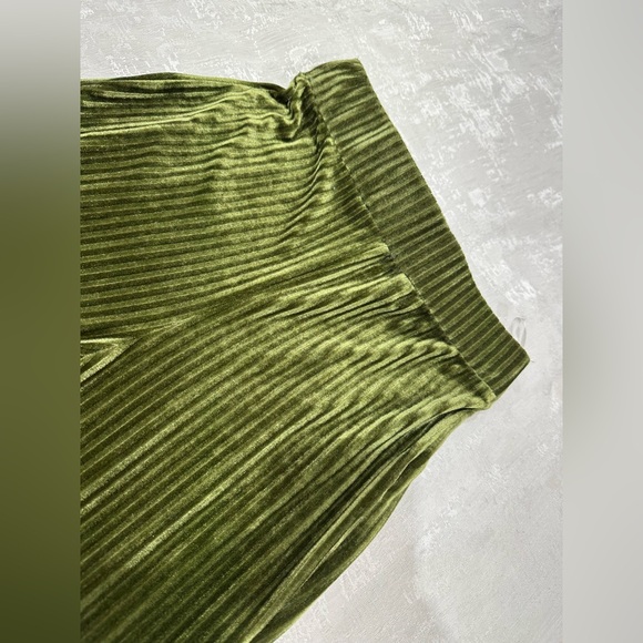 Pants - Olive Green Pleated Velvet Midi pant
